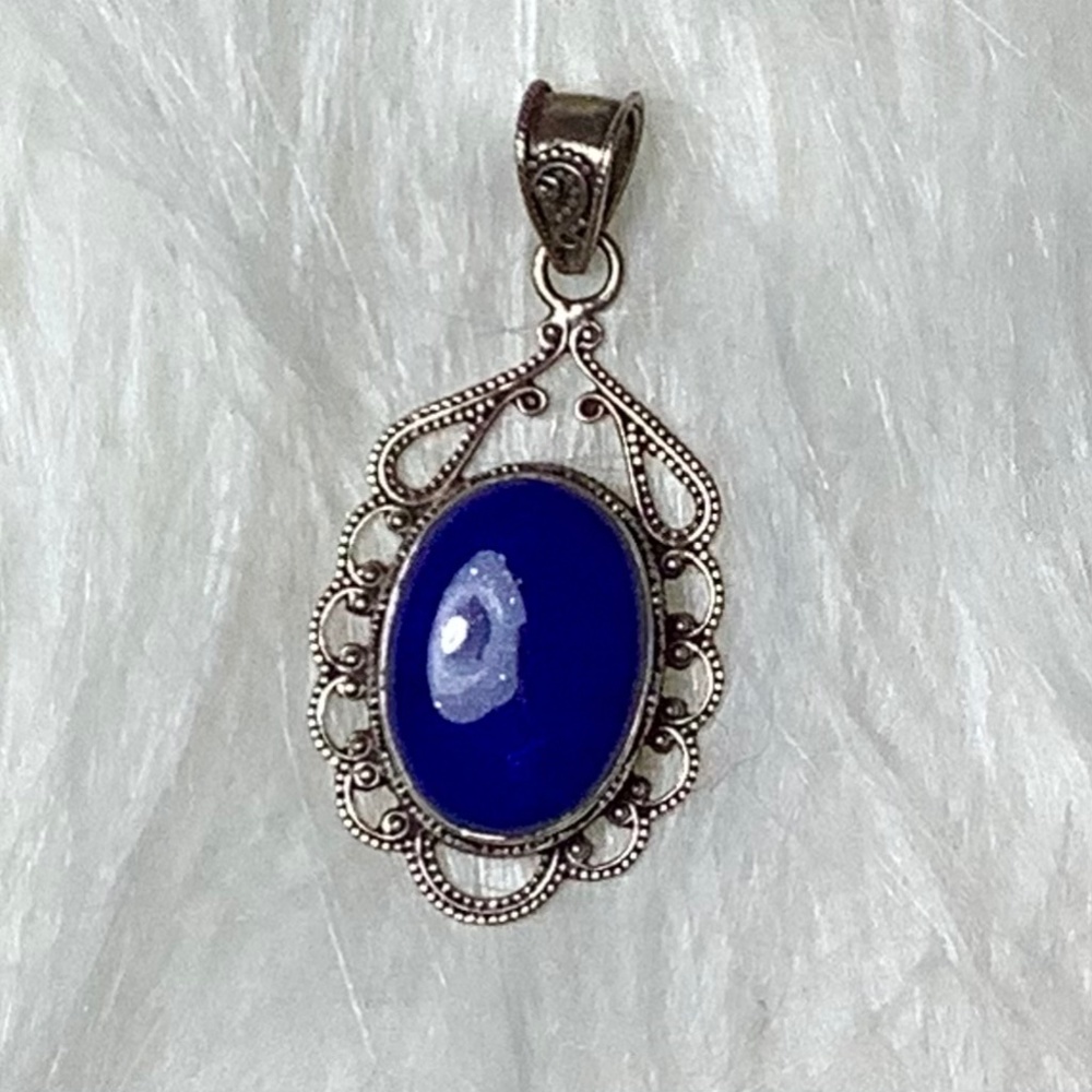 Sterling silver and lapis lazuli pendant